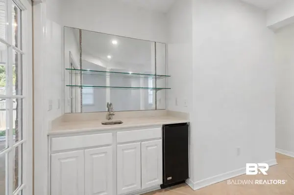 470 E 20th Ave, Gulf Shores, AL 36542