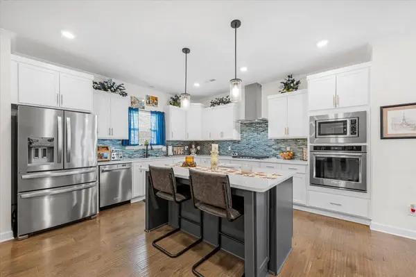 6300 York Dr, Hermitage, TN 37076