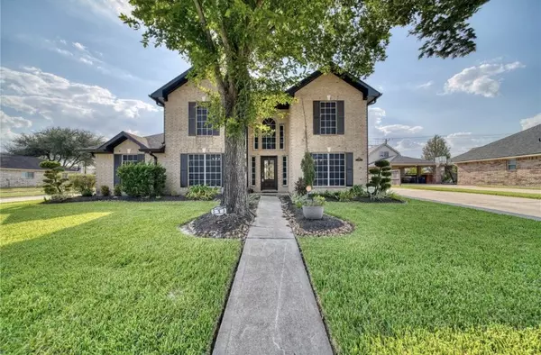 313 Torrey Ct, League City, TX 77573-2597