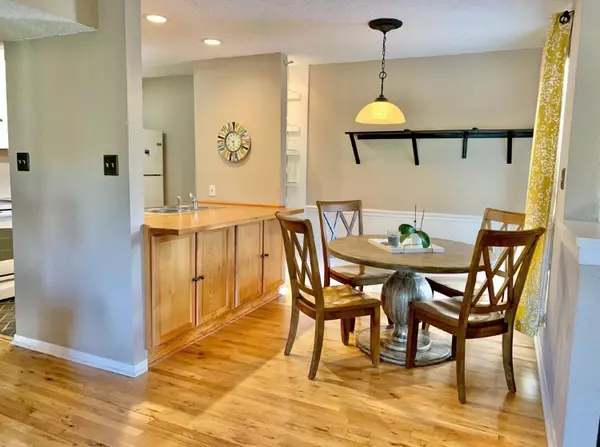 Houston, TX 77058-2120,1516 Bay Area Blvd #S10