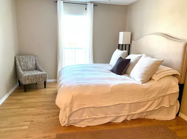 Houston, TX 77058-2120,1516 Bay Area Blvd #S10