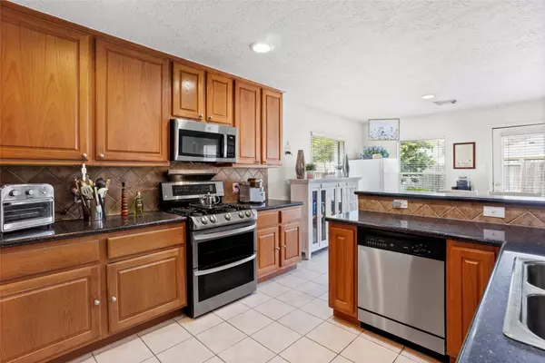 2117 Laughing Gull LN, League City, TX 77573