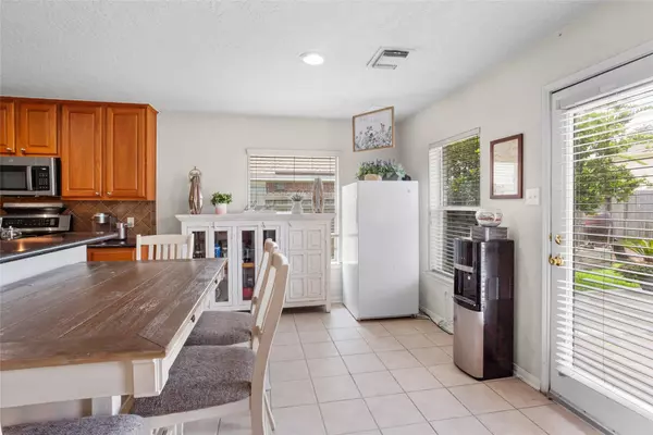 2117 Laughing Gull LN, League City, TX 77573