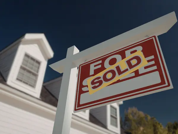 feature image of Sellers Still Expect Top Dollar, But the Market Is Starting to Shift