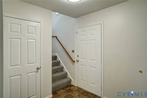 2221 High Bush CIR, Glen Allen, VA 23060
