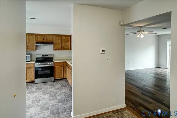 2221 High Bush CIR, Glen Allen, VA 23060