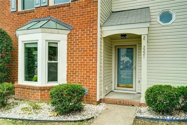 2221 High Bush CIR, Glen Allen, VA 23060