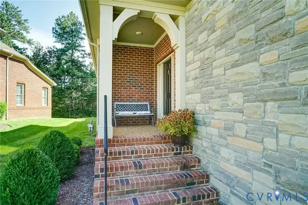 4938 Grey Oaks Villas DR, Glen Allen, VA 23059