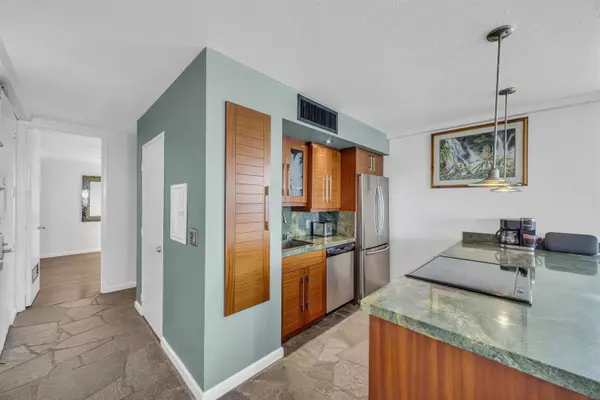 106 Kaanapali Shores Pl #901, Lahaina, HI 96761