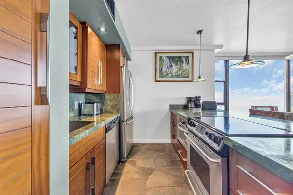 106 Kaanapali Shores Pl #901, Lahaina, HI 96761