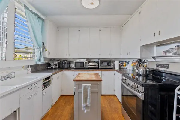 182 Ikea Pl #Unit A, Makawao, HI 96768