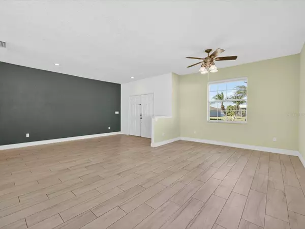 3585 MAPLE RIDGE LOOP, Kissimmee, FL 34741