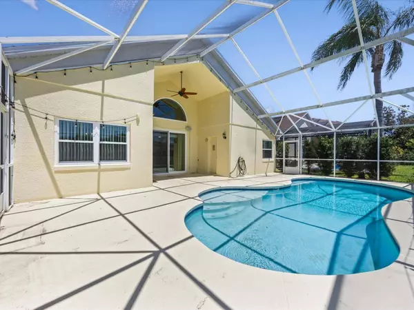 1111 LIBERTY HALL DR, Kissimmee, FL 34746