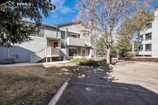 941 Tampico CT, Colorado Springs, CO 80910