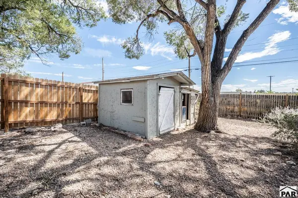 1102 11th St, Pueblo, CO 81003