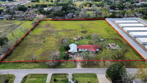 1500 S Durant ST, Alvin, TX 77511