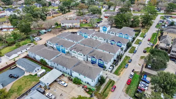 9448 Kerrwood LN, Houston, TX 77080