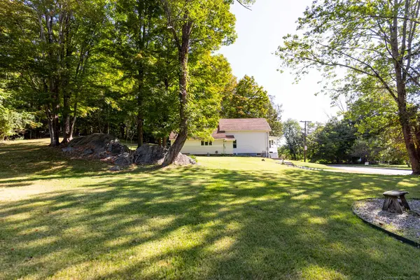 33 Newton Street, Norwich, CT 06360