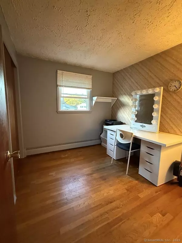 17 Brookside Lane, Groton, CT 06340