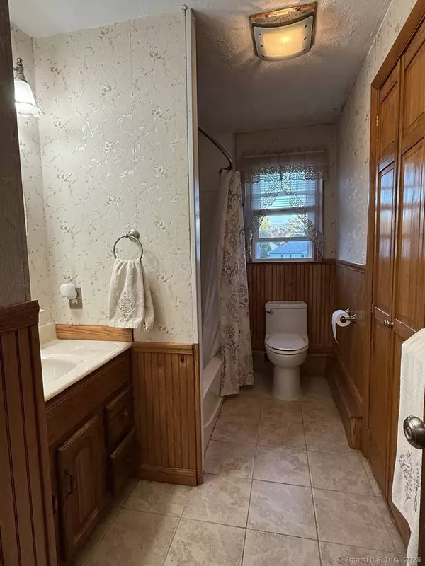 17 Brookside Lane, Groton, CT 06340