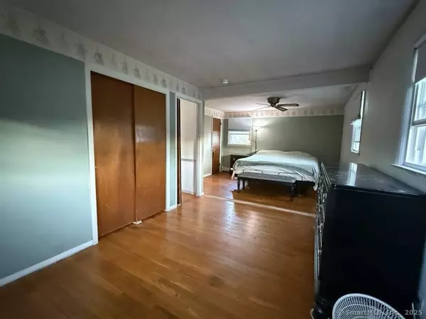 17 Brookside Lane, Groton, CT 06340