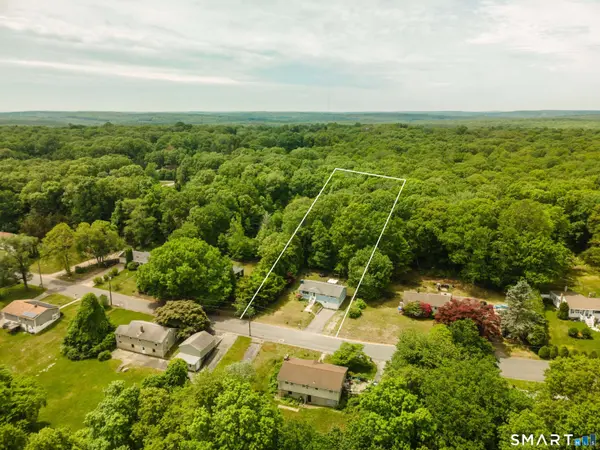 20 Carol Drive, Montville, CT 06382