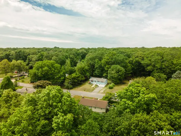 20 Carol Drive, Montville, CT 06382
