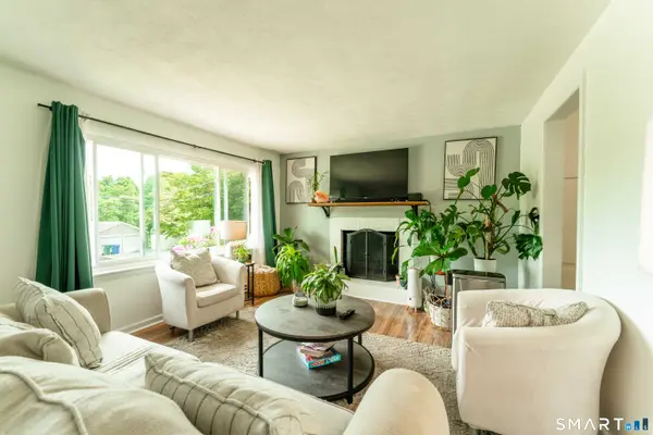 20 Carol Drive, Montville, CT 06382