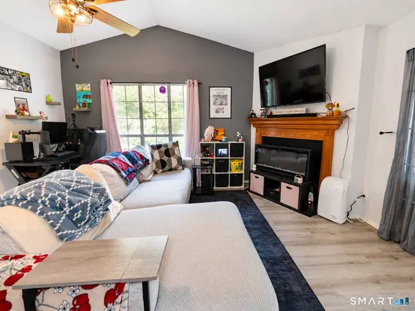 15 Crown Knoll Court #34, Groton, CT 06340