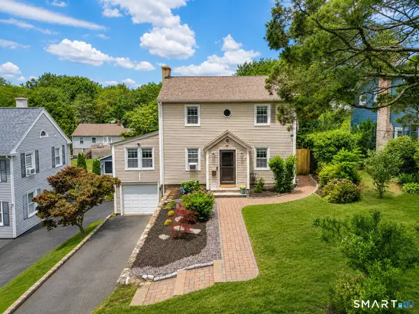 29 Niles Hill Road, New London, CT 06320