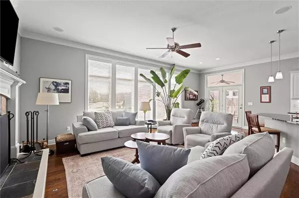 11705 S Hagan ST, Olathe, KS 66062