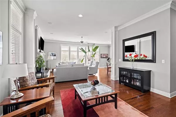 11705 S Hagan ST, Olathe, KS 66062