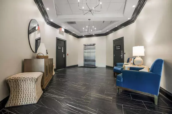 10531 Mission RD #310, Leawood, KS 66206