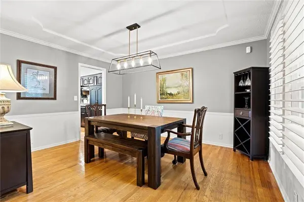 8110 W 117th ST, Overland Park, KS 66210