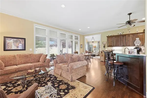13946 W 116th TER, Olathe, KS 66062