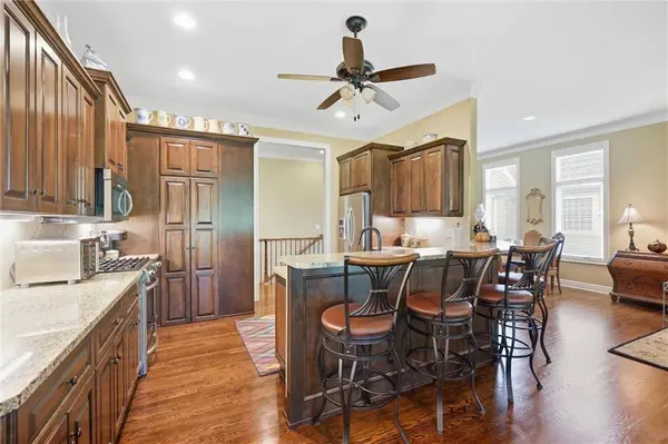 13946 W 116th TER, Olathe, KS 66062