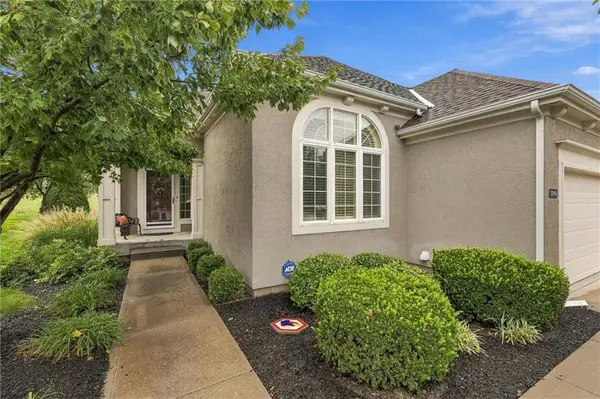 13946 W 116th TER, Olathe, KS 66062