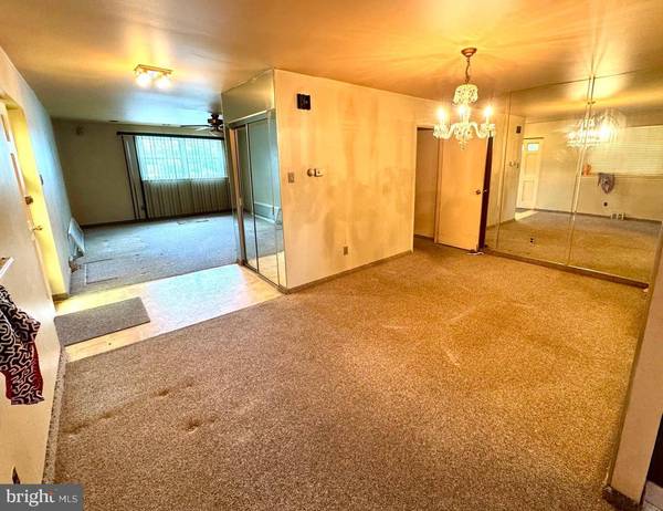 11118 RIDGEWAY ST, Philadelphia, PA 19116