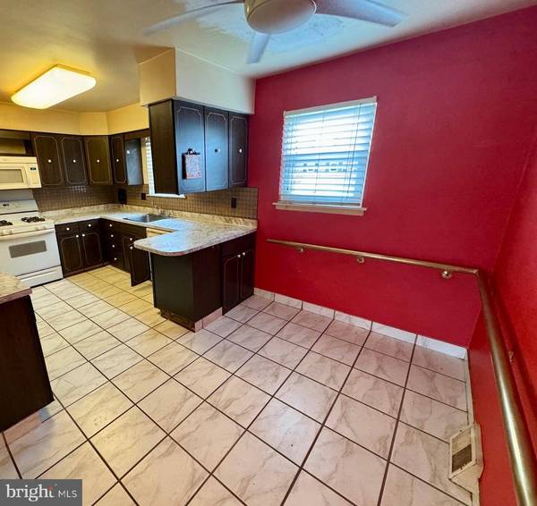 11118 RIDGEWAY ST, Philadelphia, PA 19116