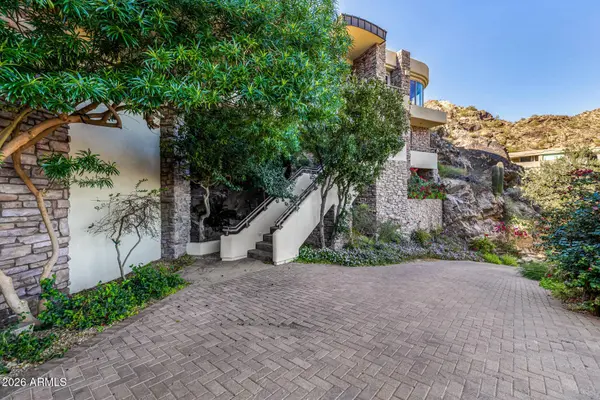 5676 E CHENEY Drive, Paradise Valley, AZ 85253