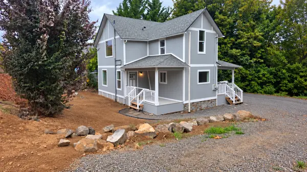 1111 W B St, Rainier, OR 97048-2506