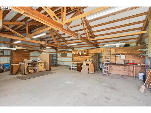 68008 MEISSNER RD, Deer Island, OR 97054