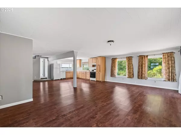 68008 MEISSNER RD, Deer Island, OR 97054