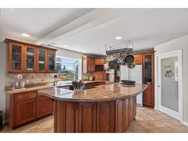 810 HOWARD DR, Clatskanie, OR 97016