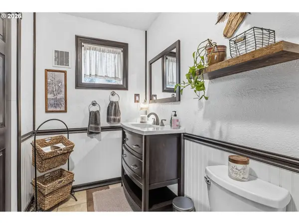 210 NE 7TH ST, Clatskanie, OR 97016