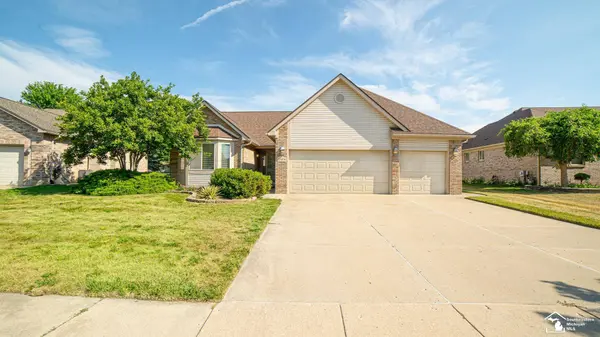 26874 Arcadia Drive, Flat Rock, MI 48134-1878