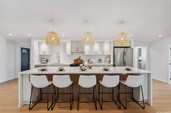 2228 Apoepoe ST, Pearl City, HI 96782