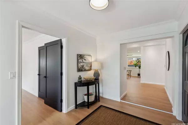 2228 Apoepoe ST, Pearl City, HI 96782