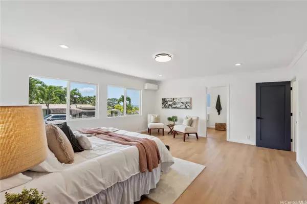 2228 Apoepoe ST, Pearl City, HI 96782