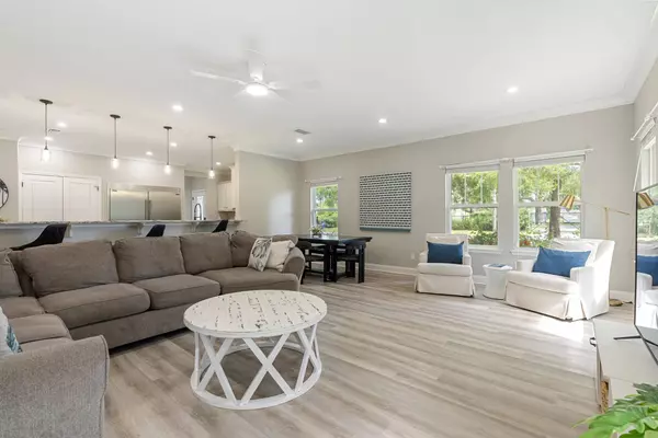 606 Lee Street, Fort Walton Beach, FL 32547